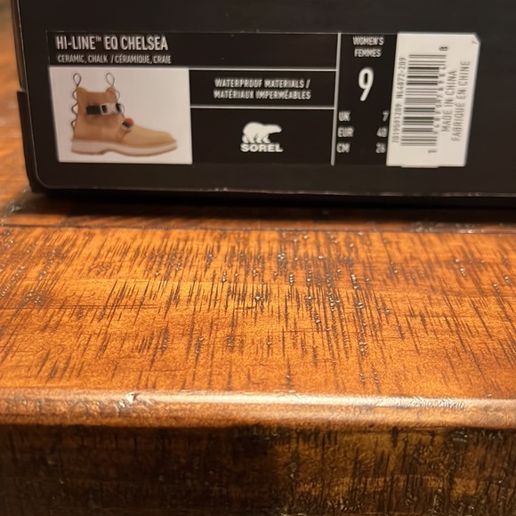 NEW🤍SOREL Hi-line EQ Chelsea Boot in Ceramic, Chalk - Picture 10 of 13